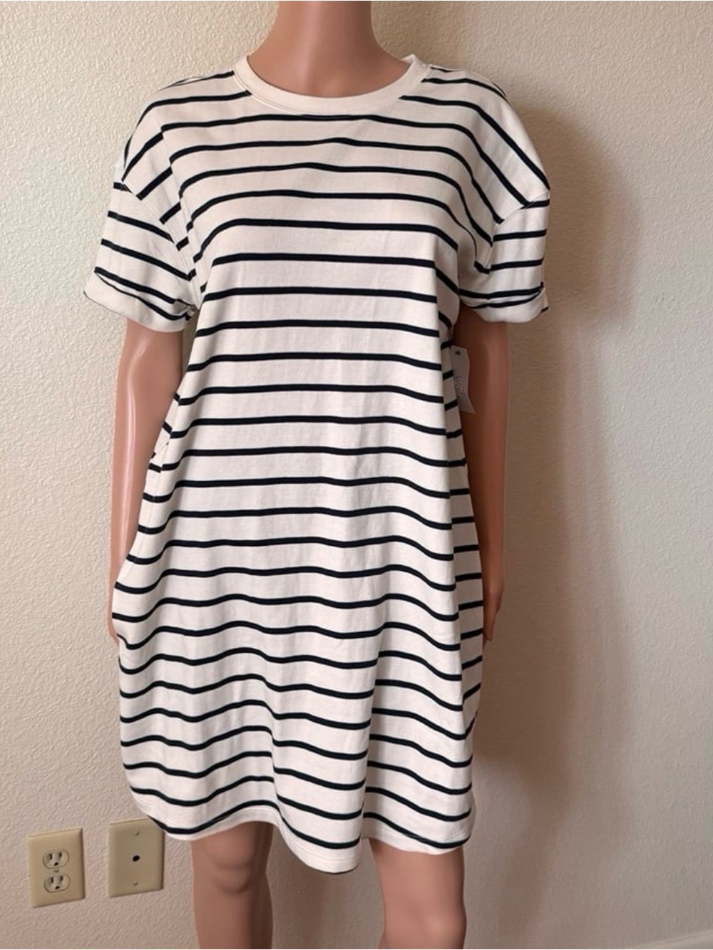 Time and Tru Women's Cotton T-Shirt Dress with Short Sleeves, Large - Picture 6 of 6